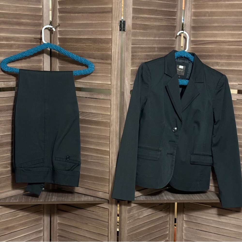 Stunning Limited Pinstriped Women’s Suit